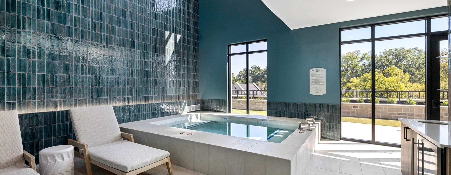 The Bellamour Spa: Massage, Light Therapy Sauna & Hot Tub